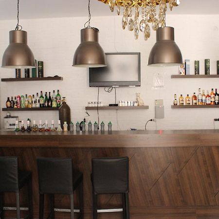 Hotel Jasmine Атырау Экстерьер фото