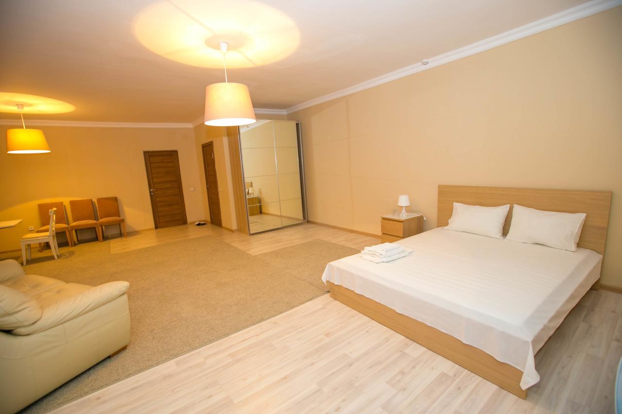 Hotel Jasmine Атырау Экстерьер фото