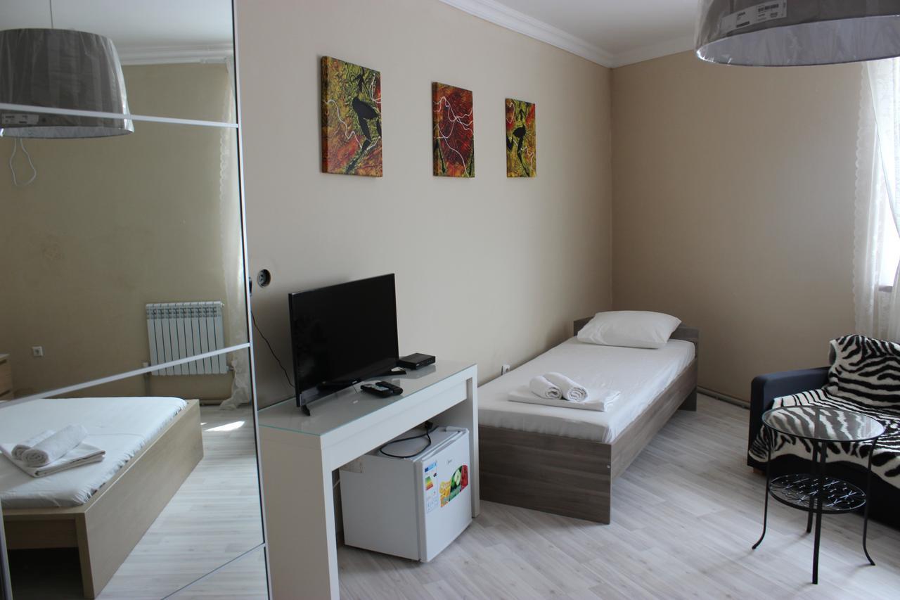 Hotel Jasmine Атырау Экстерьер фото
